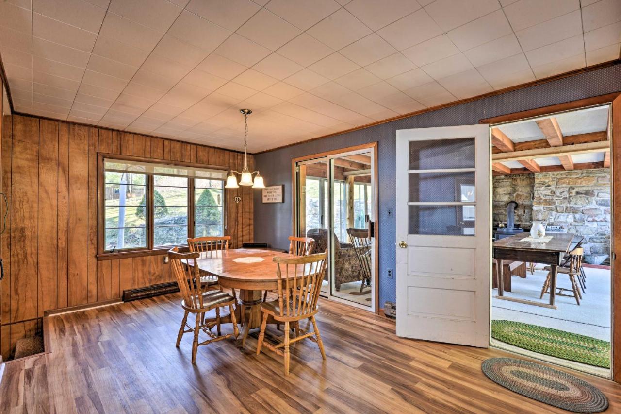 Cozy With Private Patio And Views, Hiking On-site
