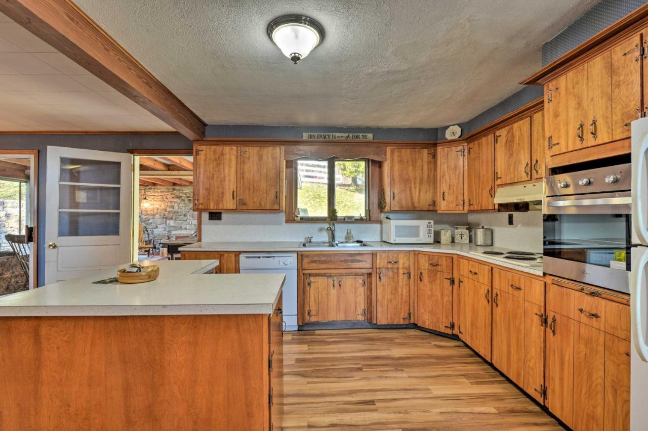 Holiday home Cozy With Private Patio And Views, Hiking On-site Belleville